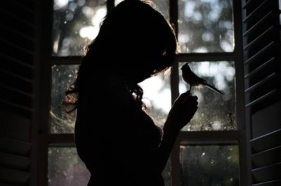 ​关于女人心里苦的句子 形容女人心累的句子