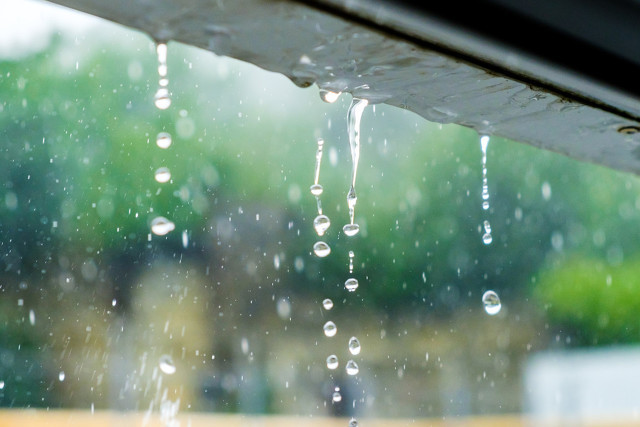   下雨感慨说说心情 适合雨天发的简短句子