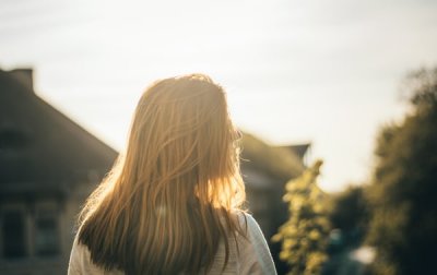 ​表达放不下某人的心情说说 时间冲淡了记忆却难以将你彻底忘记